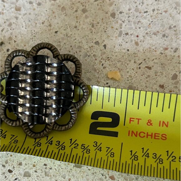 Vintage Button-Inspired Silver-Tone Dangle Earrings With Flower Design Retro - Picture 11 of 11